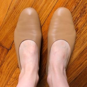 Everlane Day Glove flat in caramel size 8